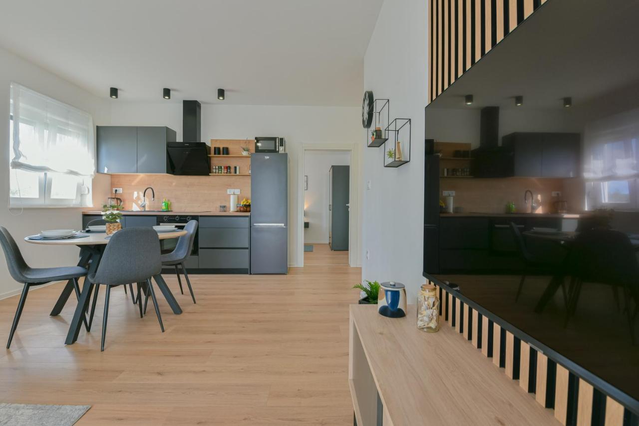 Apartments Noa ซูโกชัน ภายนอก รูปภาพ