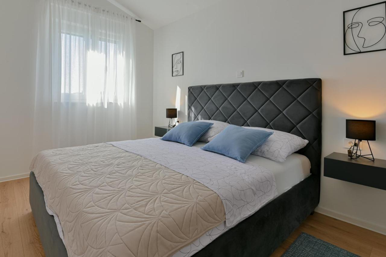 Apartments Noa ซูโกชัน ภายนอก รูปภาพ
