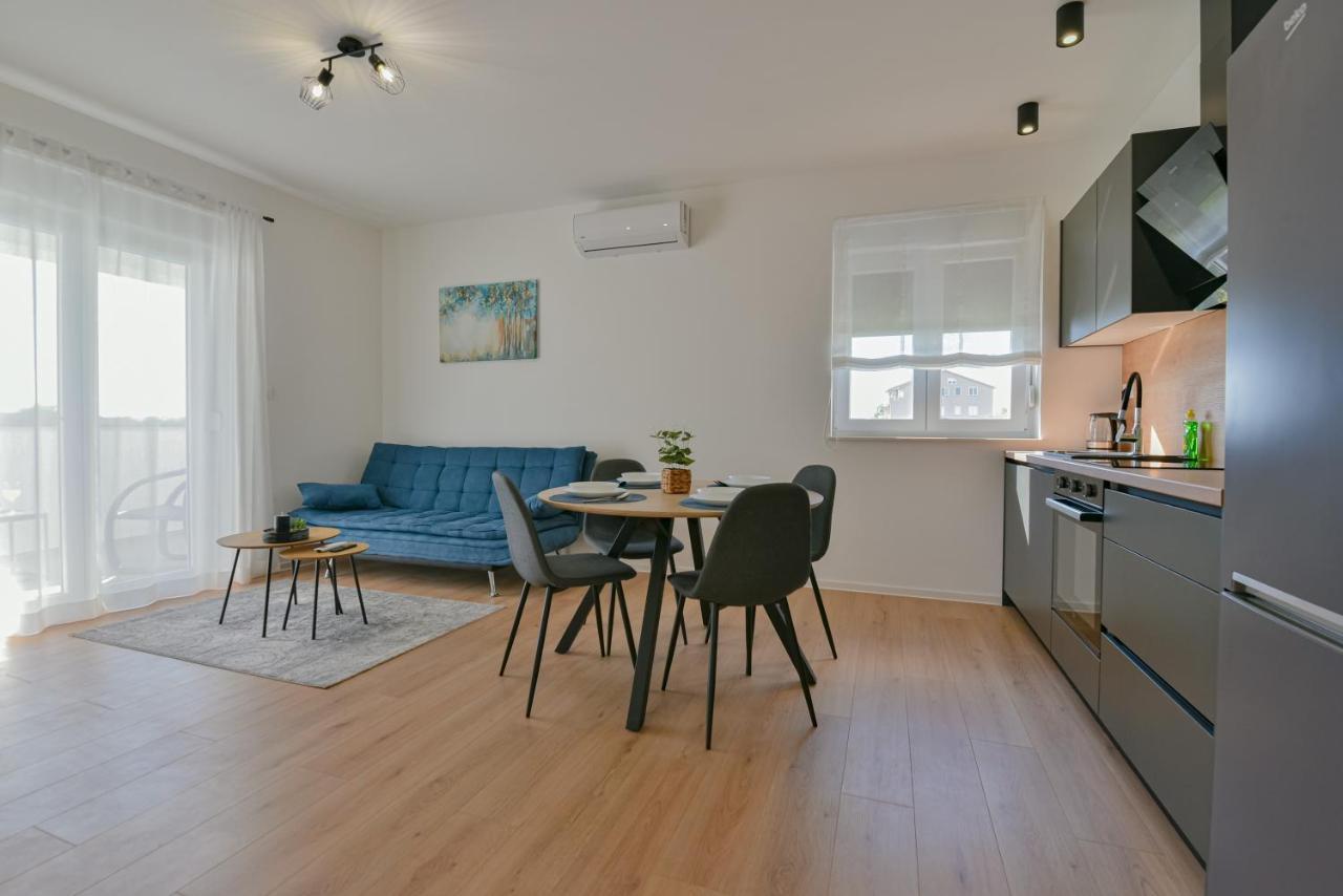 Apartments Noa ซูโกชัน ภายนอก รูปภาพ